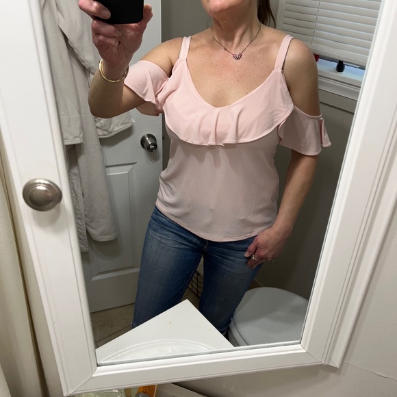 Express pink off-the-shoulder top - Picture 5 of 8